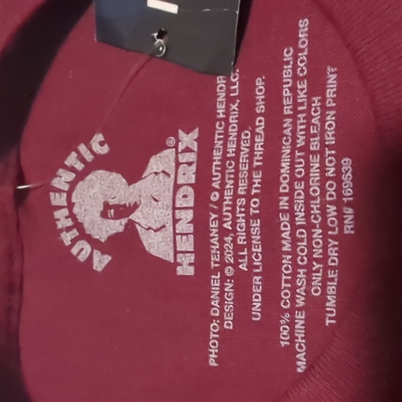 Jimi Hendrix Guitar Maroon T-shirt Small 100% Cotton NWT - Picture 3 of 3